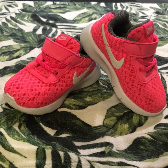 baby girl nike shoes size 4